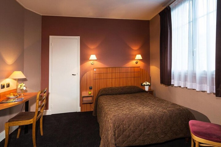 Room 13 of 50