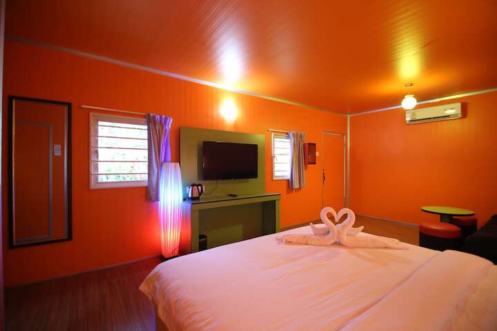 Room 3 of 35