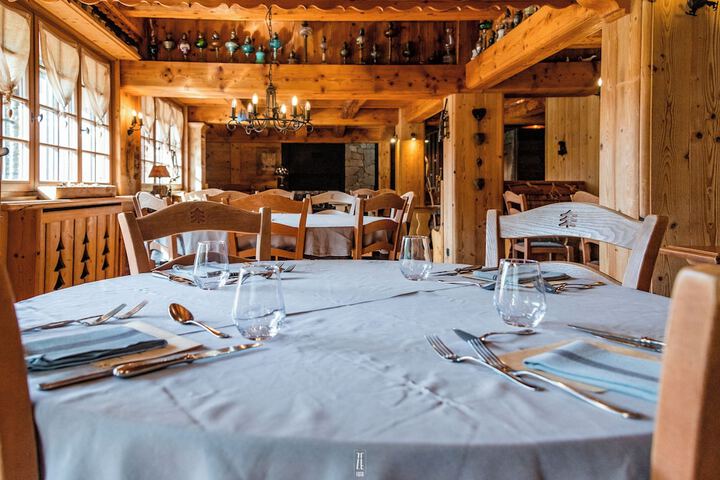Dining 76 of 112
