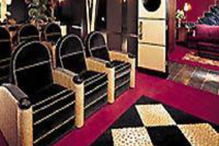 Photo of ELVIS PRESLEYS HEARTBREAK HOTEL