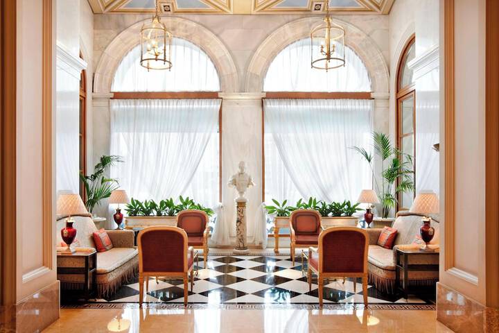 Guest Lobby
