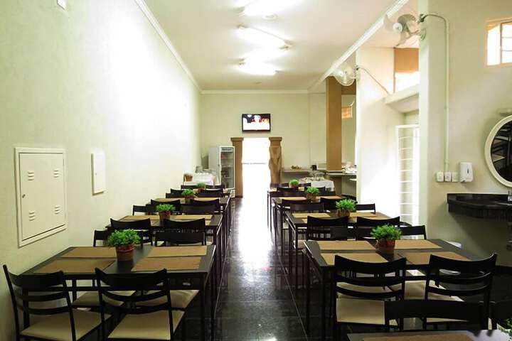 Dining 30 of 53
