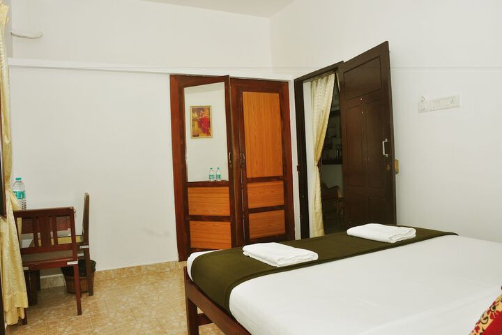 Room 6 of 51