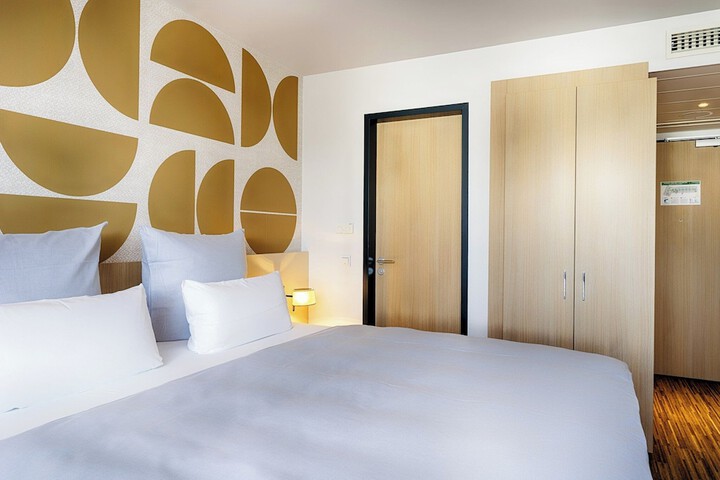 Room 8 of 41