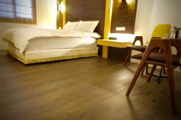 Room 17 of 22