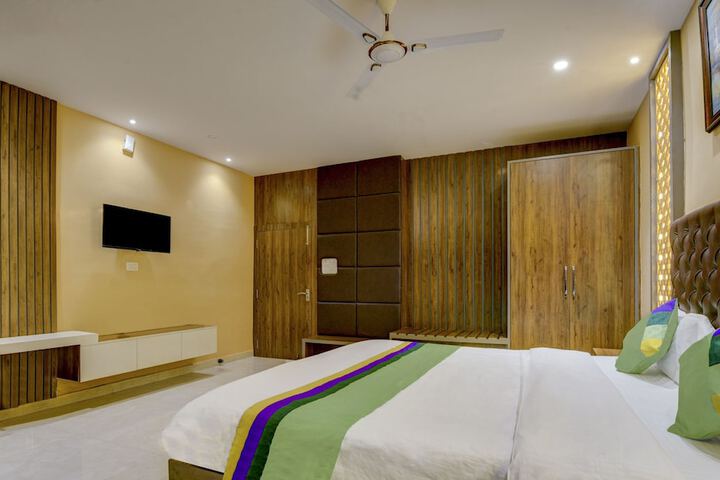Room 26 of 53