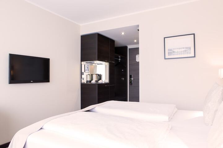 Room 17 of 45