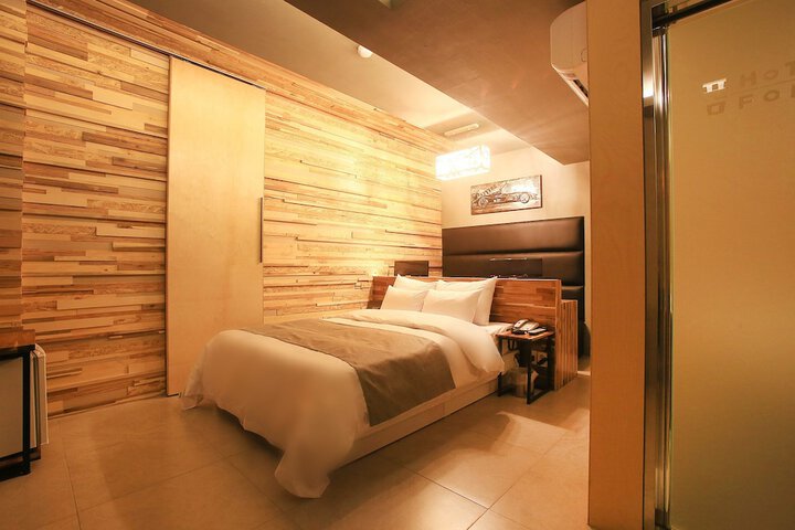 Room 30 of 91