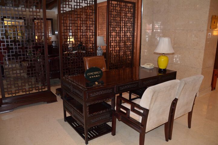Concierge desk