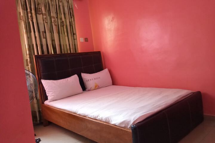 Room 4 of 9