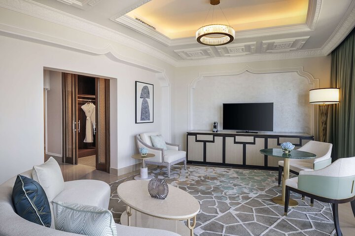 Room 32 of 128