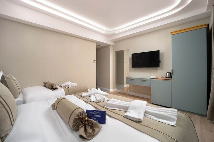 Room 2 of 72