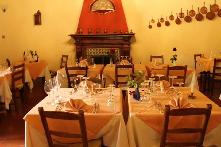 Dining 98 of 147