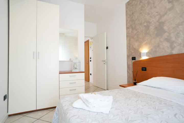 Room 3 of 50