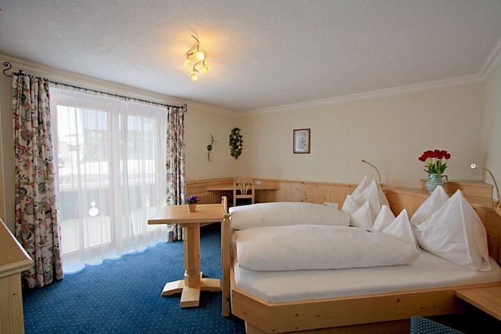 Room 5 of 44