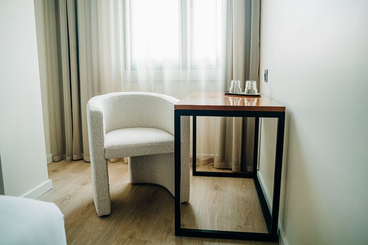Room 43 of 164