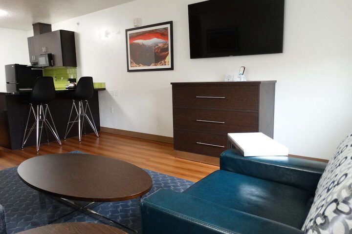 Room 13 of 40