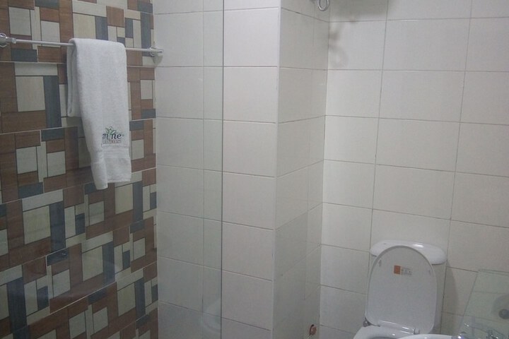 Room 10 of 13
