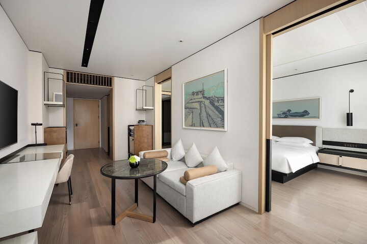Room 17 of 45