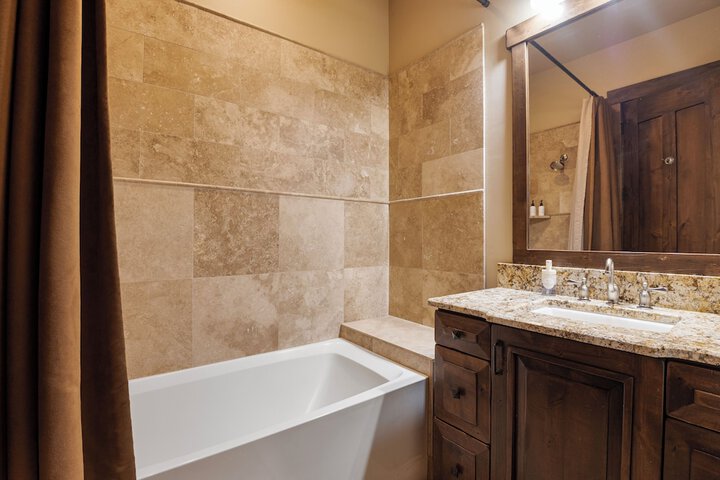 Room 22 of 38