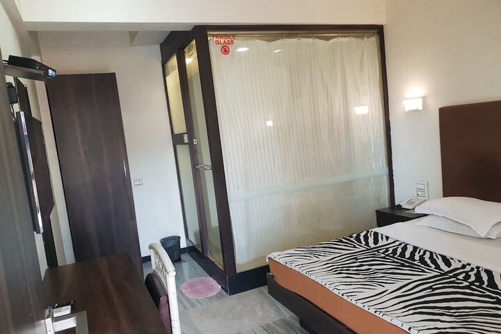 Room 65 of 97