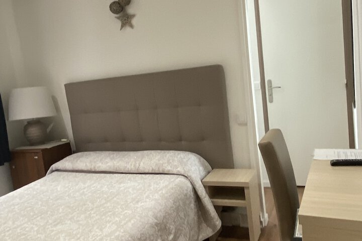 Room 18 of 50