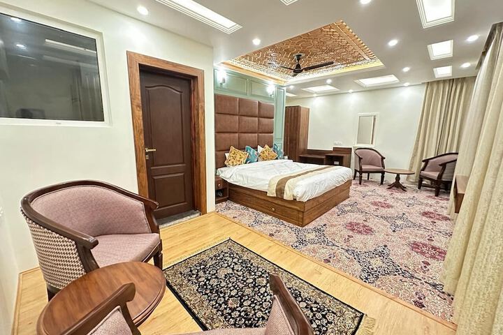 Room 15 of 47