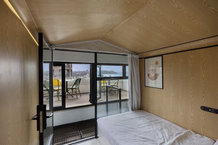 Room 16 of 25
