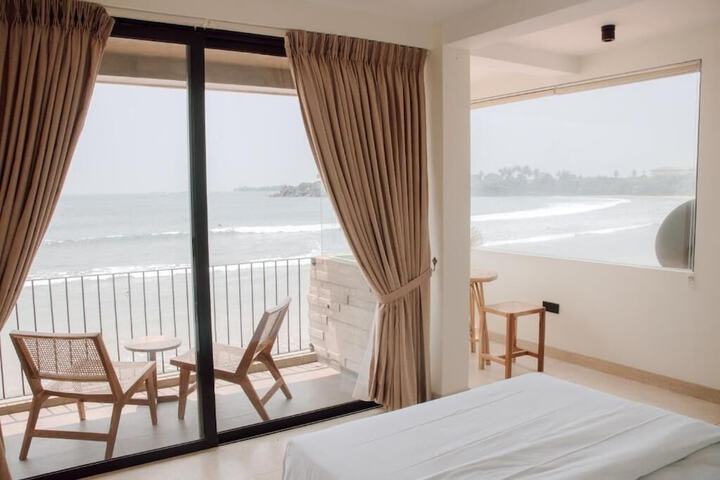 Room 4 of 7