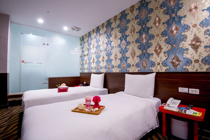 Room 17 of 39
