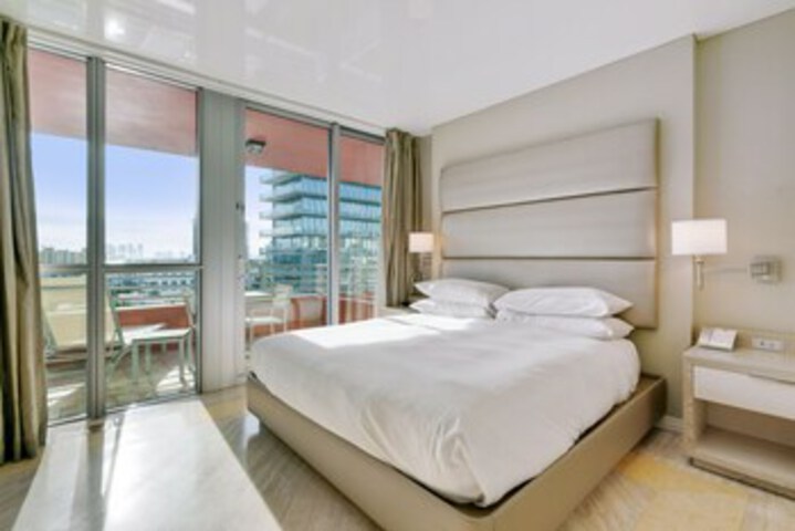 Room 297 of 318