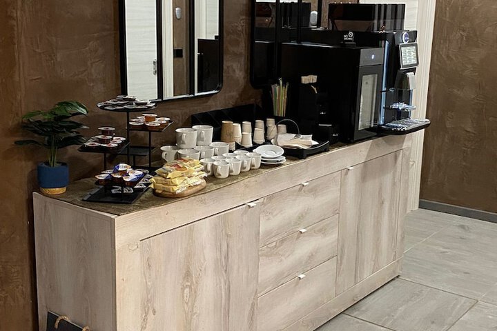Breakfast/Coffee Service 52 of 52