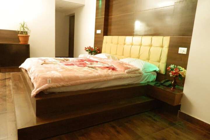 Room 28 of 50