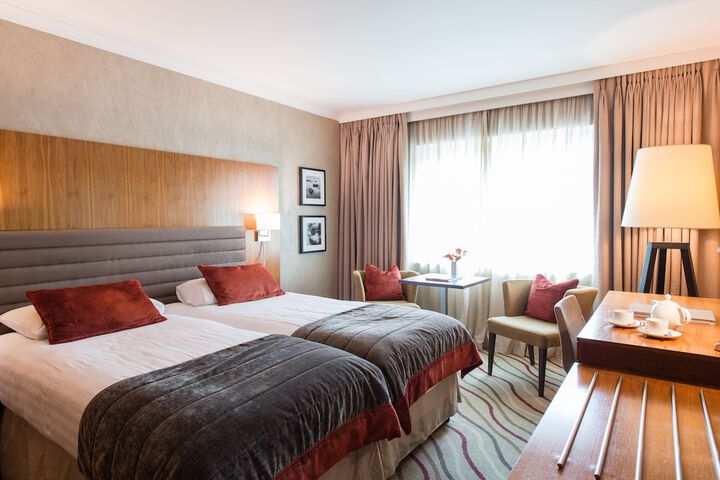 Room 4 of 48
