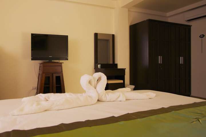 Room 12 of 20
