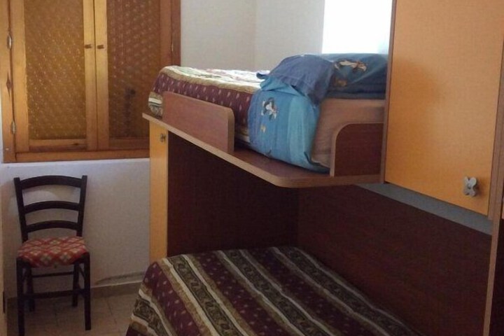 Room 12 of 68