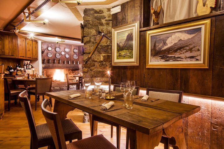 Dining 79 of 105