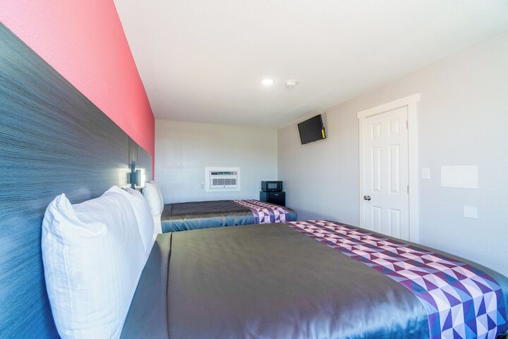 Room 46 of 79