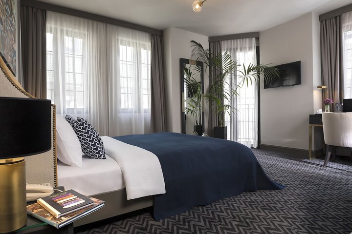 Room 14 of 62