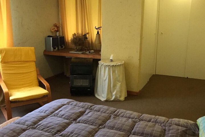 Room 2 of 49