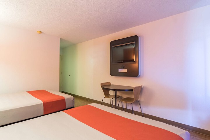 2 Queen Beds (7 of 7)