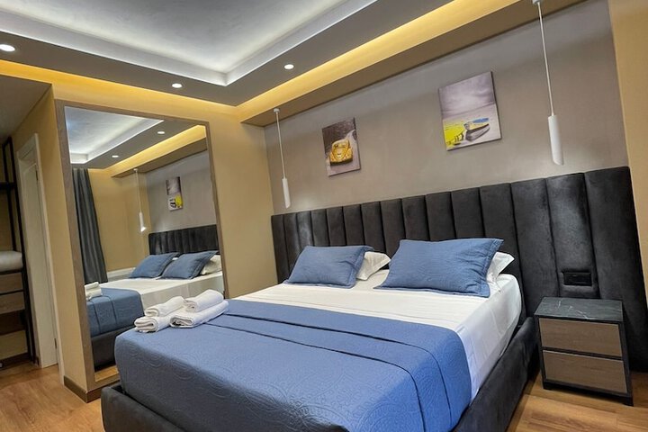 Room 9 of 35