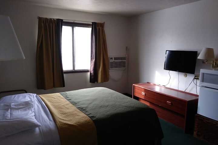 Room 6 of 32