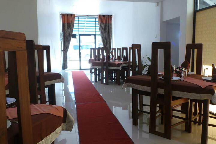 Dining 5 of 7