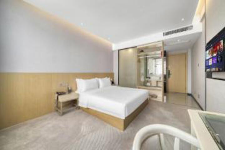 Room 9 of 9