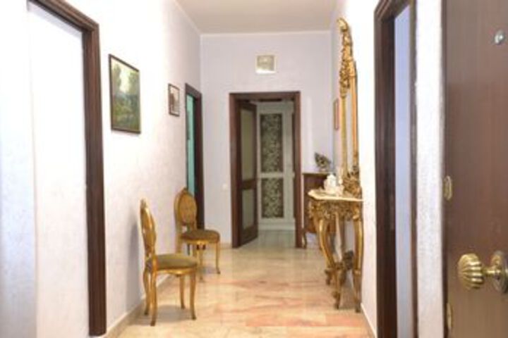 Ballroom/Hall 8 of 19