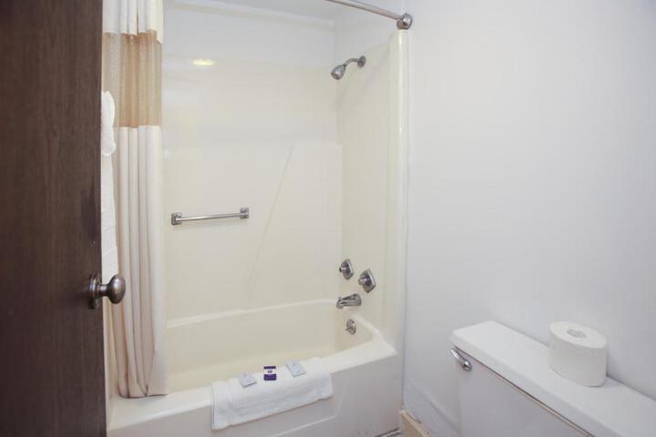 2 Double Beds (3 of 12)