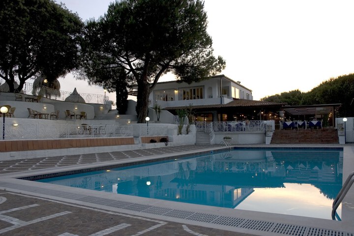 Pool Hotel