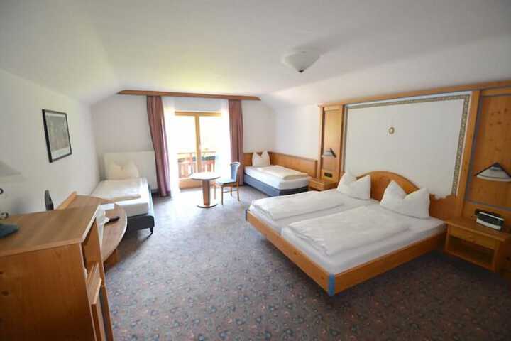 Room 14 of 36