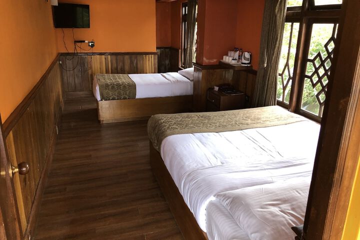 Room 4 of 35